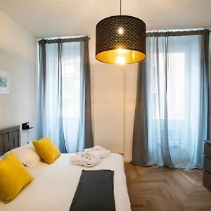 atmosfere-luxury-apartment.italymilanhotels.net/